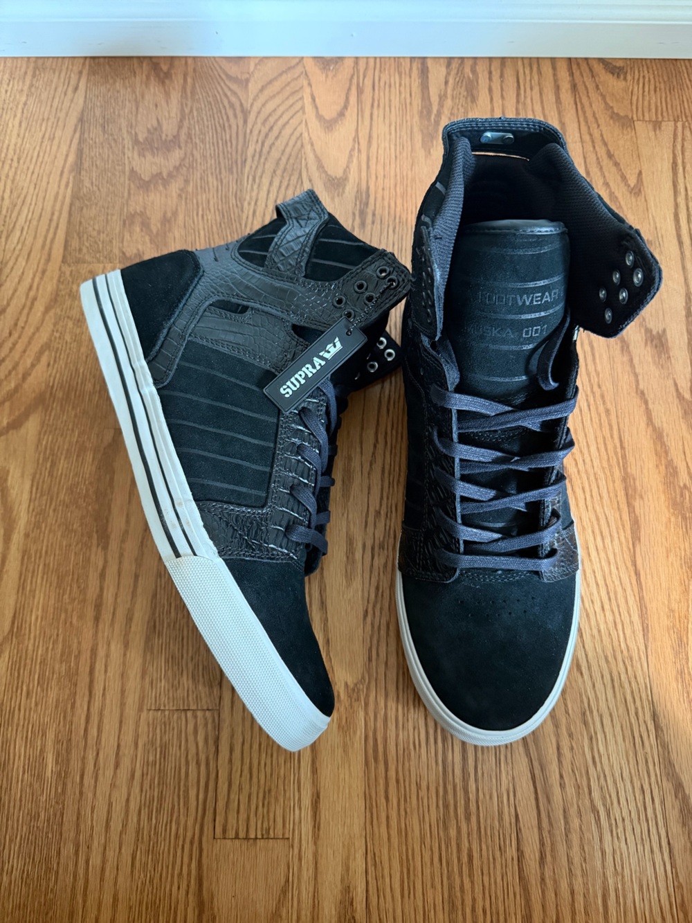 Supra Men’s SKYTOP Black High-Top Skate Sneakers w. crocodile accents